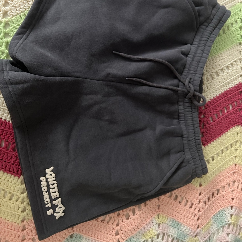 White fox project 8 shorts grey women’s medium